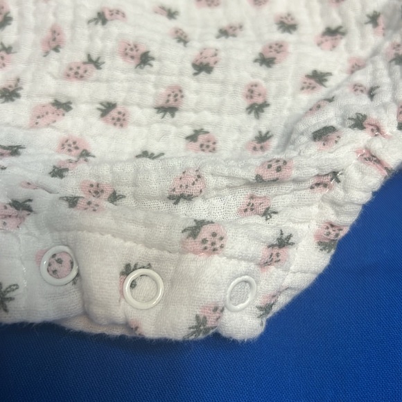 Starting Out romper. - Picture 4 of 6